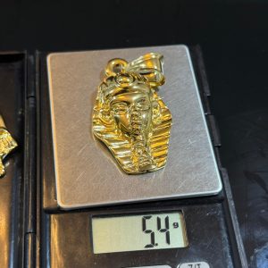 5.4 gram of 18karat Gold Pharaoh head pendant