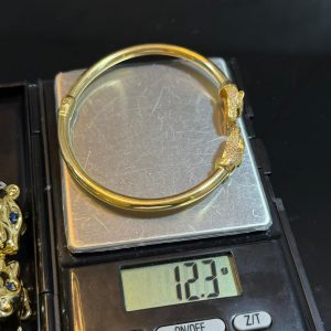 12.3 gram of 18 karat gold bracelet