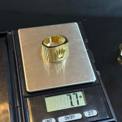 7.7 GRAM OF 18 KARAT GOLD RING