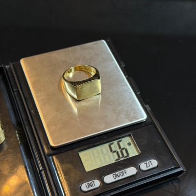 5.6 GRAM OF 18 KARAT GOLD FASHION RING