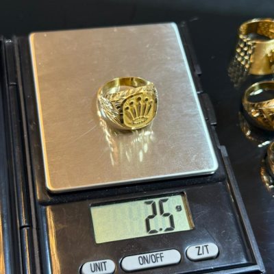 2.5 GRAM OF 18 KARAT GOLD RING
