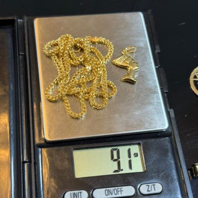 9.1 Gram of 18 Karat Gold and pendant
