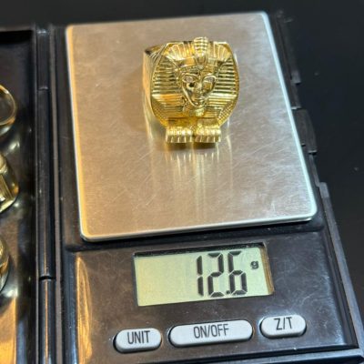 12.6 GRAM OF 18 KARAT GOLD PHARAOH RING