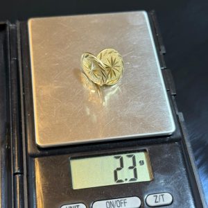 2.3 GRAMS OF 18KARAT GOLD EARRING