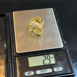 2.9 GRAMS OF 18KARAT DIAMOND CUT EARRING