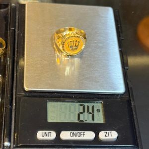 2.4 GRAMS OF 18KARAT GOLD FASHION RING