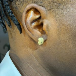 1.6 GRAMS OF 18KARAT GOLD CLIP EARRING