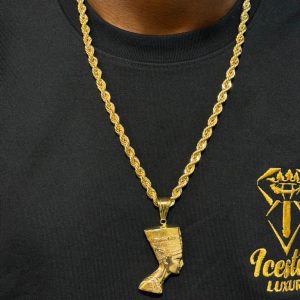 18KARATS GOLD CHAIN AND PENDANT