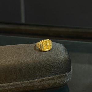 2.6 GRAMS OF 18KARAT FASHION GOLD RING