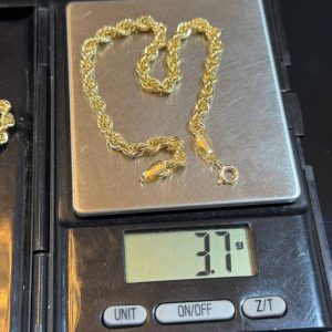 3.7 GRAMS OF 18KARAT TWIST BRACELET