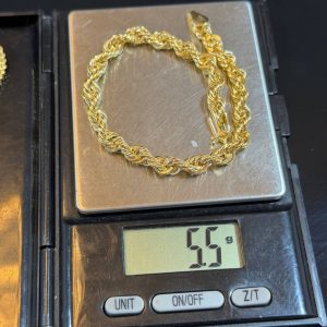 5.5 GRAMS OF 18KARAT TWIST BRACELET
