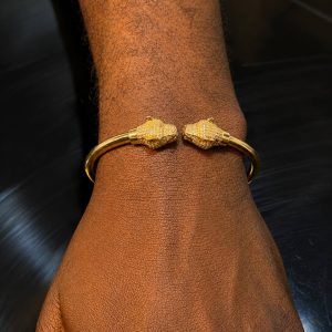 12.2 GRAMS OF 18KARAT OF SNAKE BANGLE